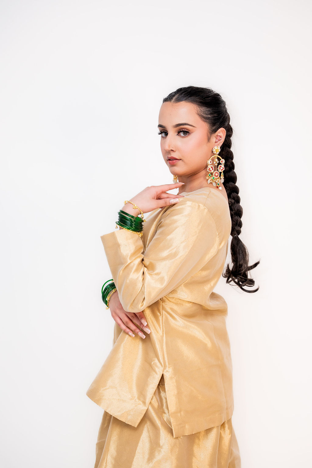 Farshi Libas (ਫਰਸ਼ੀ ਲਿਬਾਸ | فرشی لباس)-Floor-Sweeping Attire (Image - 1)