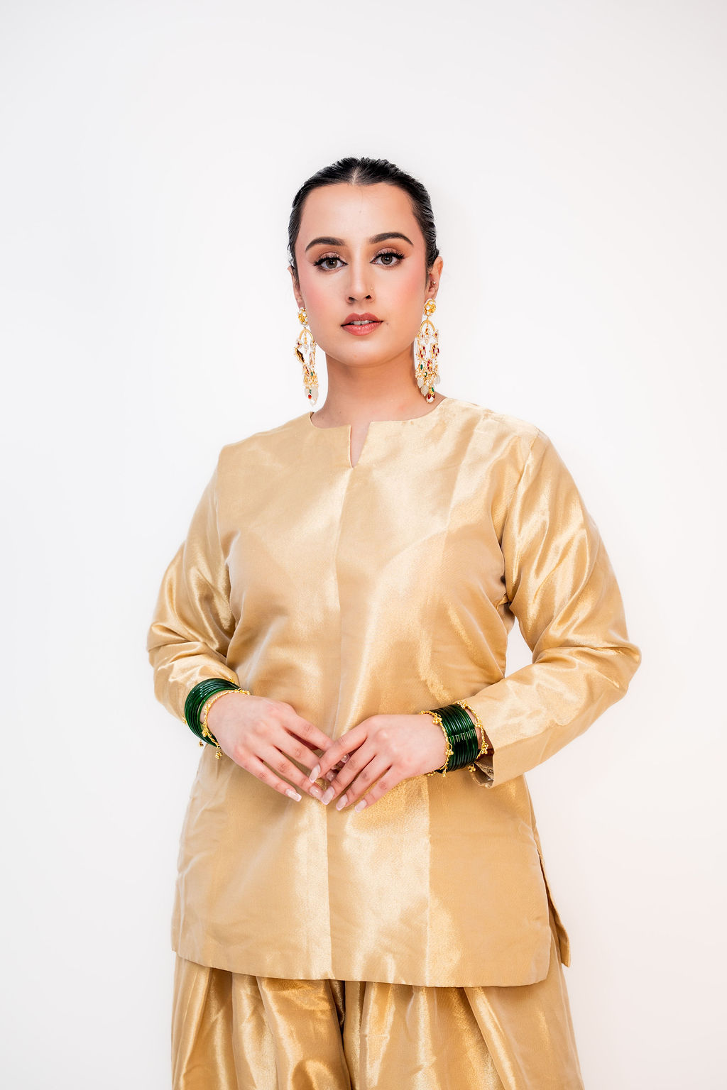 Farshi Libas (ਫਰਸ਼ੀ ਲਿਬਾਸ | فرشی لباس)-Floor-Sweeping Attire (Image - 1)