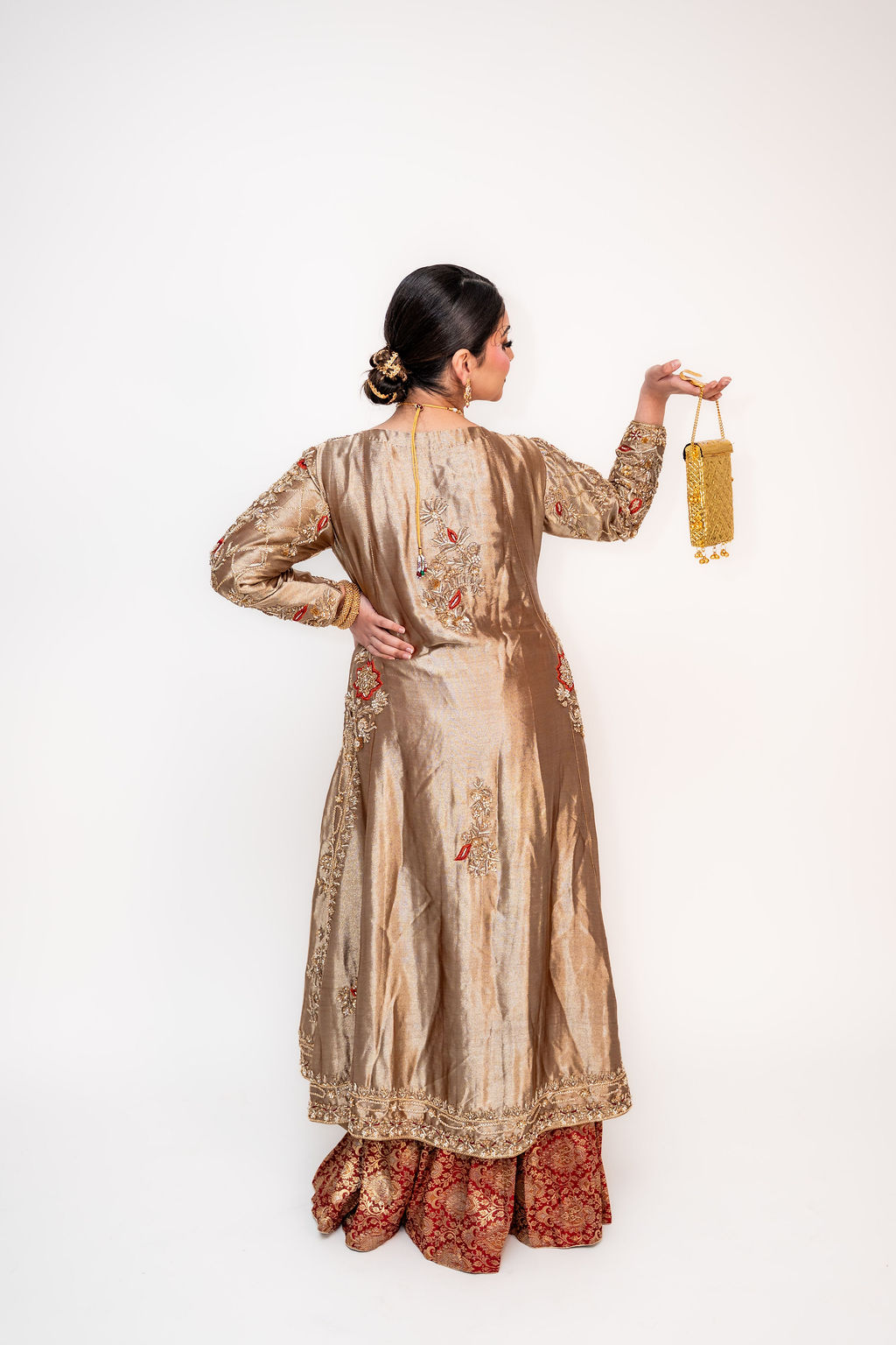 Mehr-e-Noor (ਮਿਹਰ-ਏ-ਨੂਰ | مہرِ نور)-Sunlight Radiance (Image - 1)