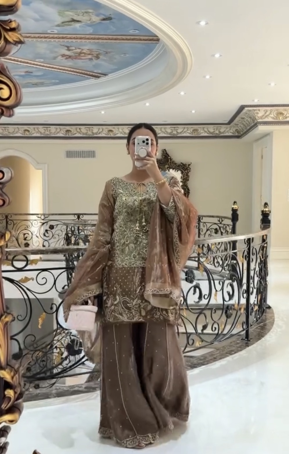 Nawabi Nazakat (ਨਵਾਬੀ ਨਜ਼ਾਕਤ | نوابی نذاکت)-Noble Elegance (Image - 1)
