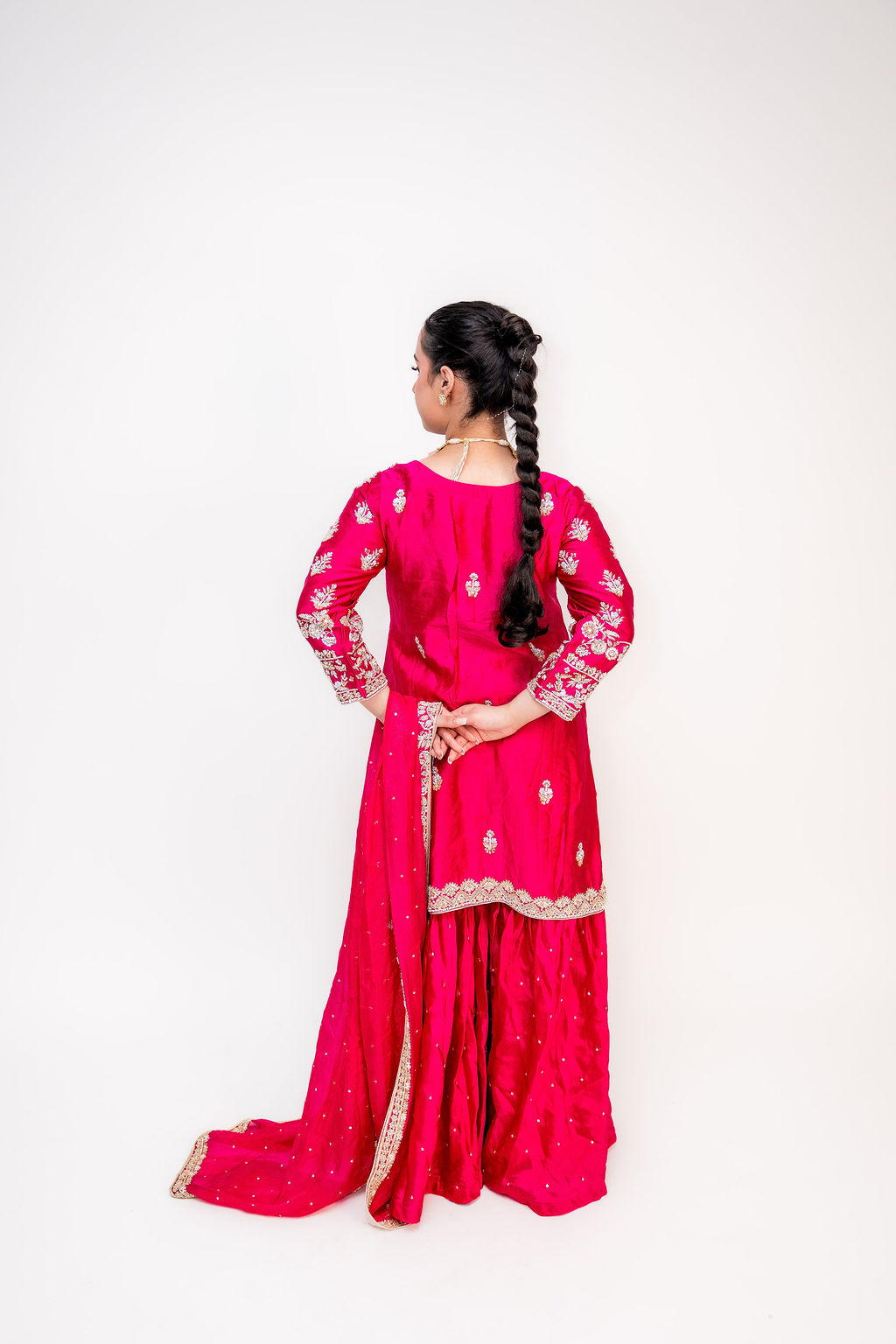 Noor-e-Gulabi (ਨੂਰ-ਏ-ਗੁਲਾਬੀ | نورِ گلابی)-Radiance of Pink Flowers (Image - 1)