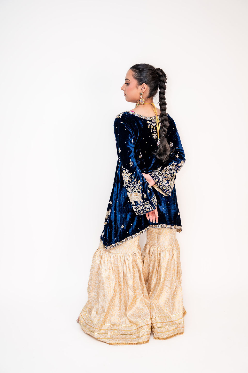 Noor-e-Neelam (ਨੂਰ-ਏ-ਨੀਲਮ | نورِ نیلم) -Light of Sapphire (Image - 1)