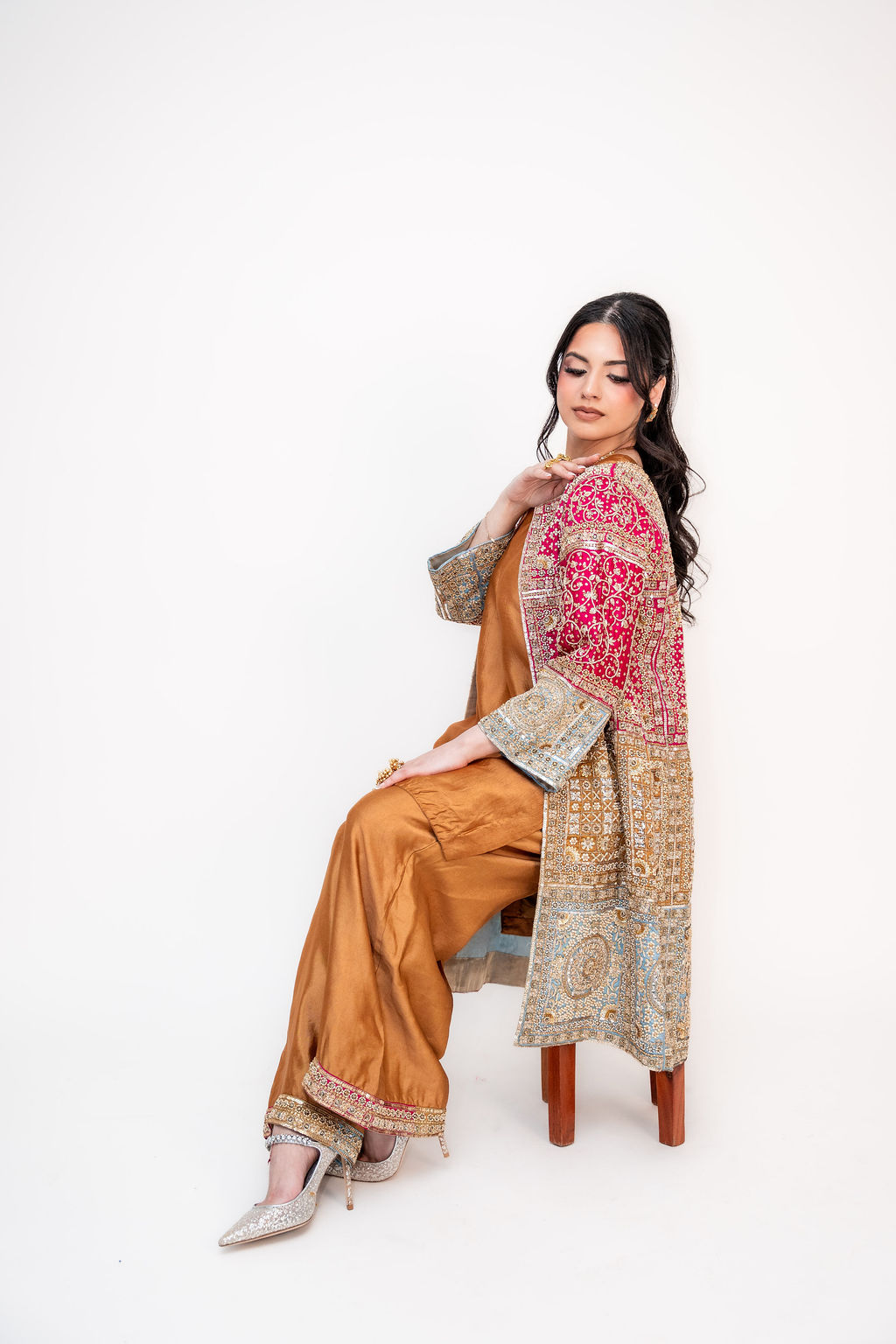 Riwaayat Royale (روایت رائل / ਰਿਵਾਇਤ ਰੋਇਲ) (Image - 1)