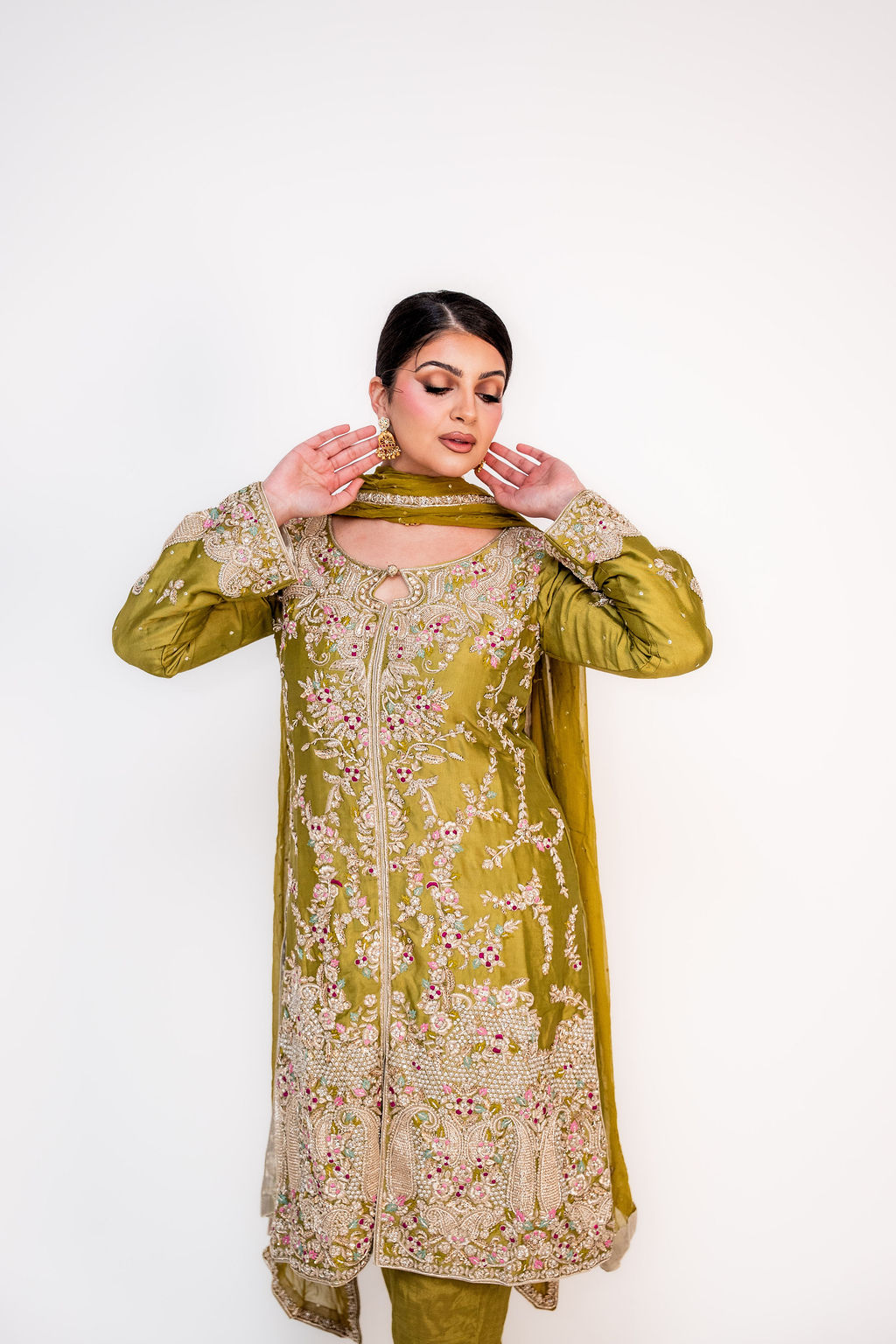 Shahkaar-e-Mumtaz (ਸ਼ਾਹਕਾਰ-ਏ-ਮੁਮਤਾਜ਼ | شاہکارِ ممتاز)-Masterpiece of Elegance (Image - 1)