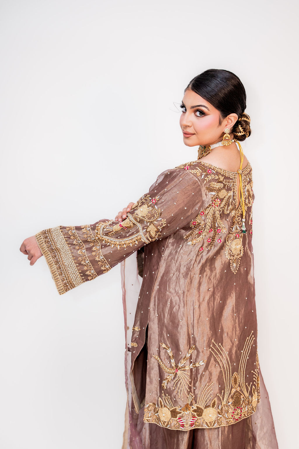 Zar-e-Shaan (ਜ਼ਰ-ਏ-ਸ਼ਾਨ | زرِ شان) (Image - 1)