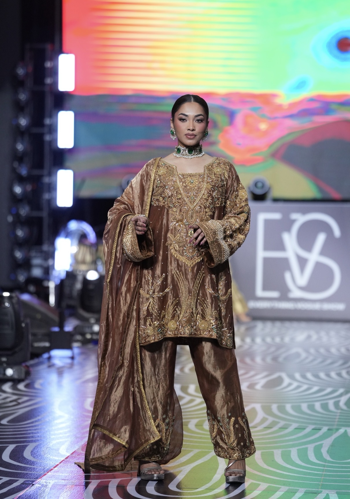 Zar-e-Shaan (Image - 1)