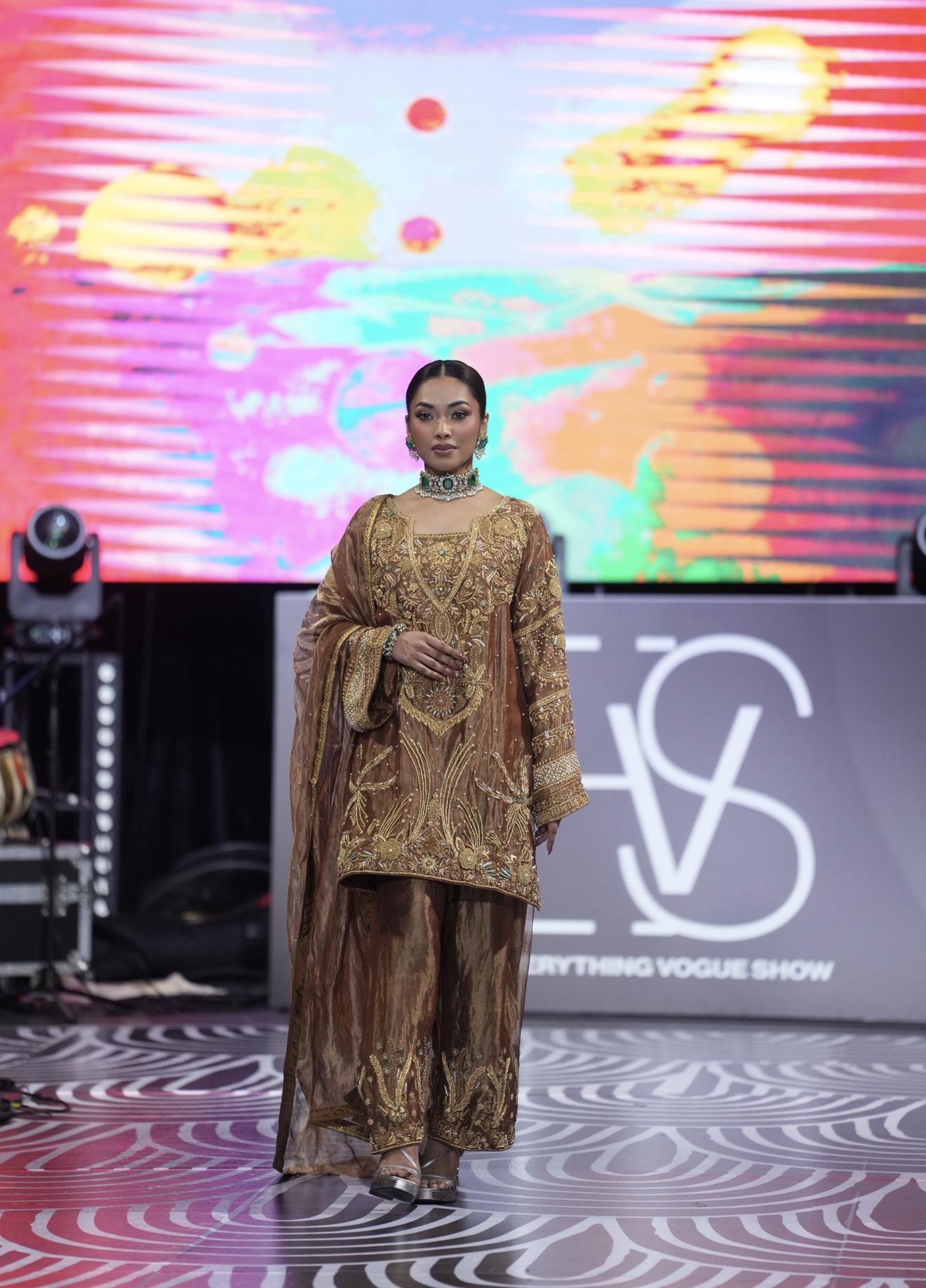 Zar-e-Shaan (Image - 1)