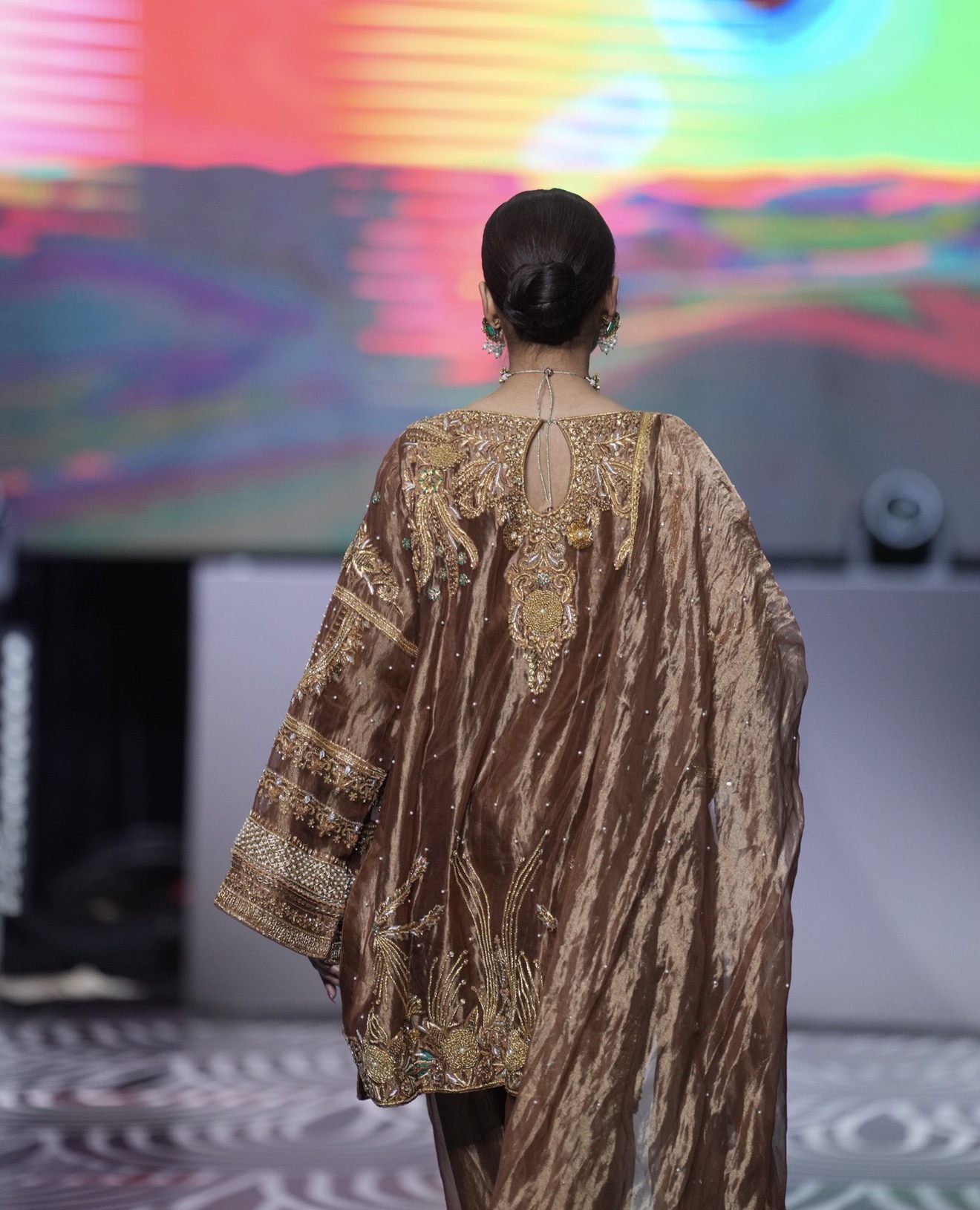 Zar-e-Shaan (Image - 1)