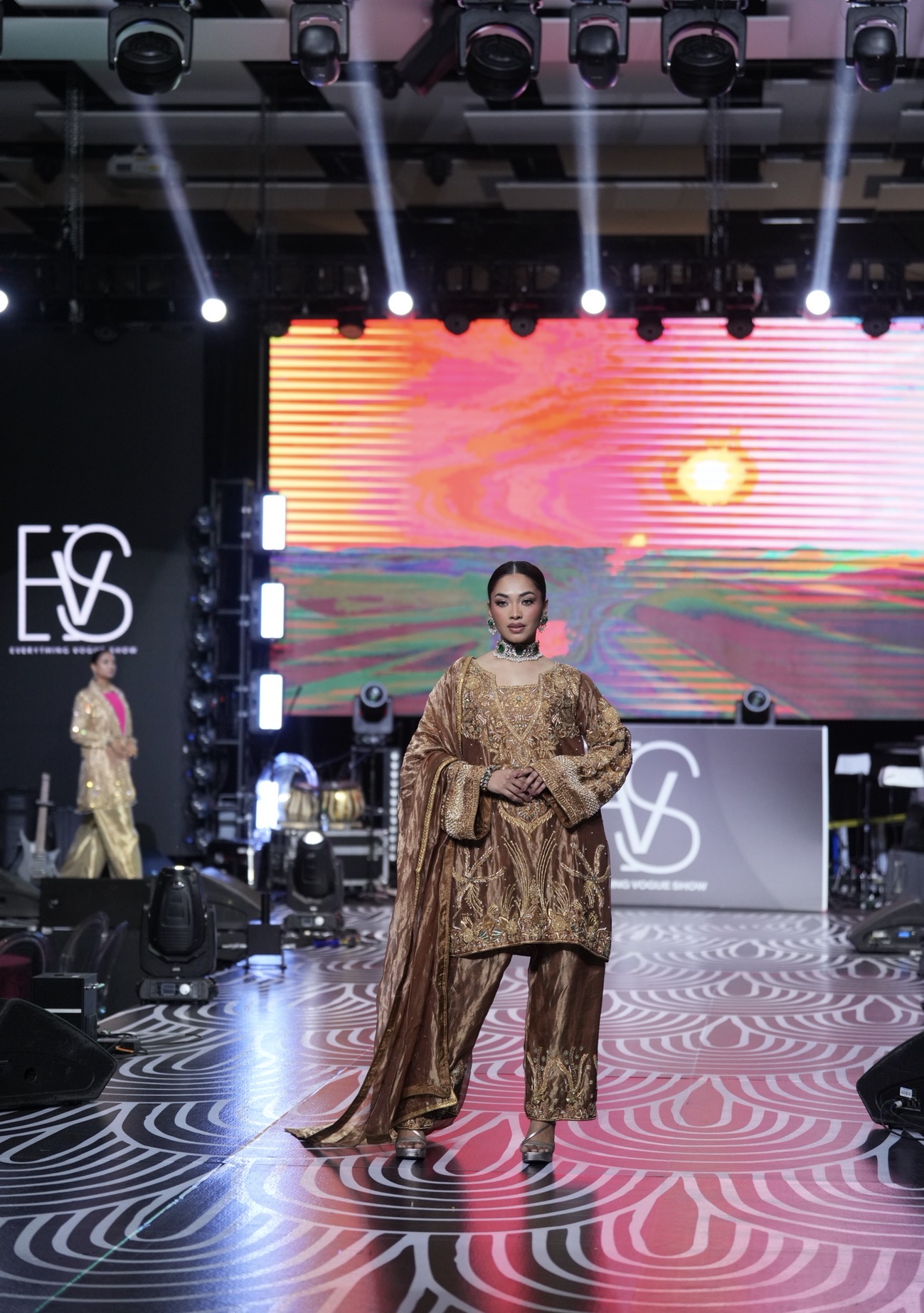 Zar-e-Shaan (Image - 1)