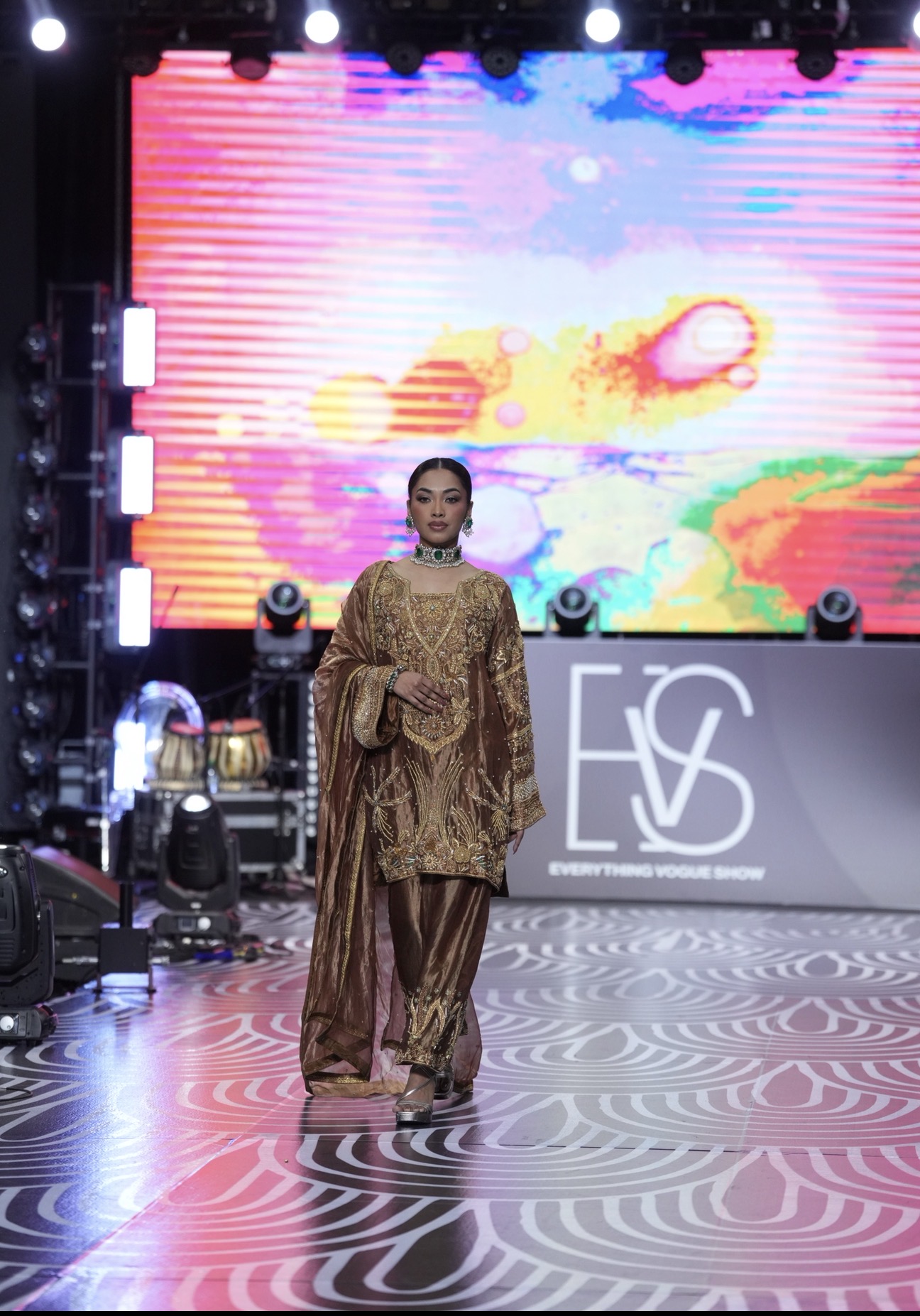 Zar-e-Shaan (Image - 1)