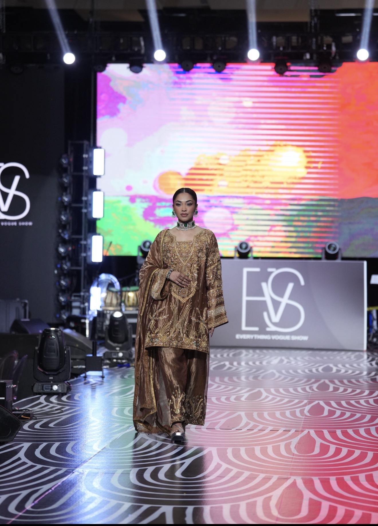 Zar-e-Shaan (Image - 1)