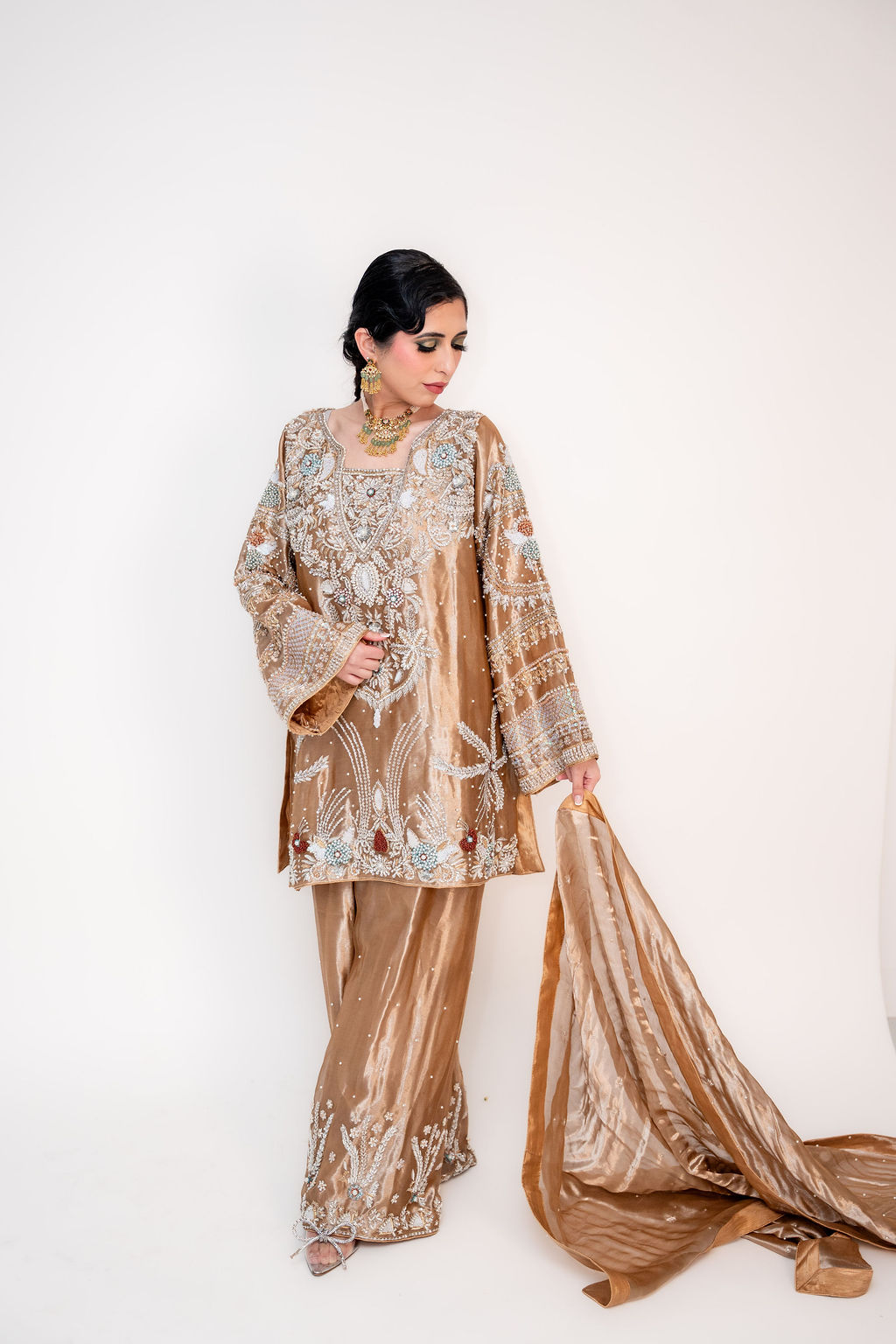 Zar-e-Shaan (ਜ਼ਰ-ਏ-ਸ਼ਾਨ | زرِ شان) 1